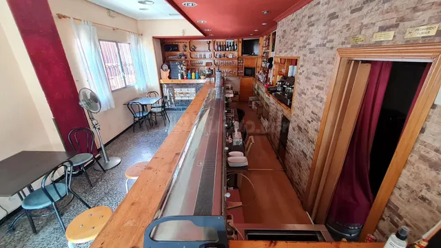 Local comercial 100m² en venta - Miralbueno - foto 3