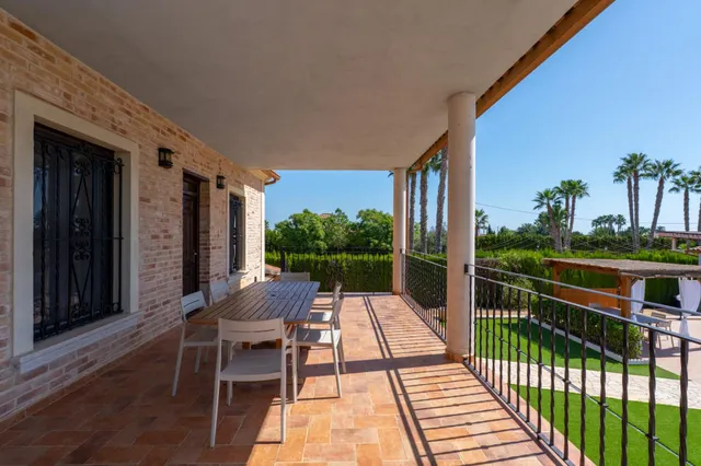 VILLA DE LUJO EN CATRAL . — 7