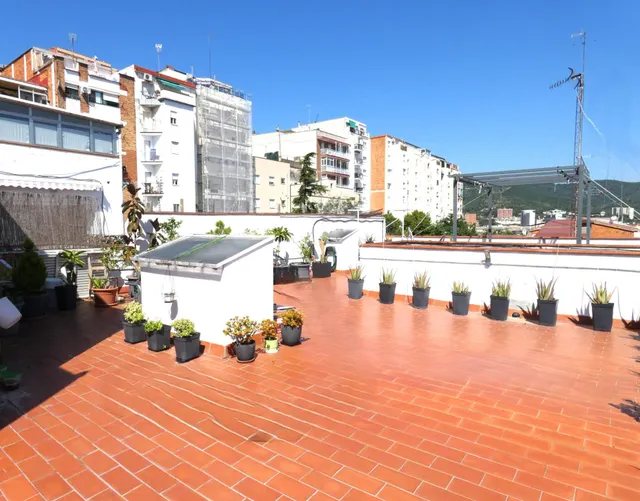 Espectacular ático a 3 vientos con 140 m2 de terrazas privadas y vistas a toda Barcelona — 15