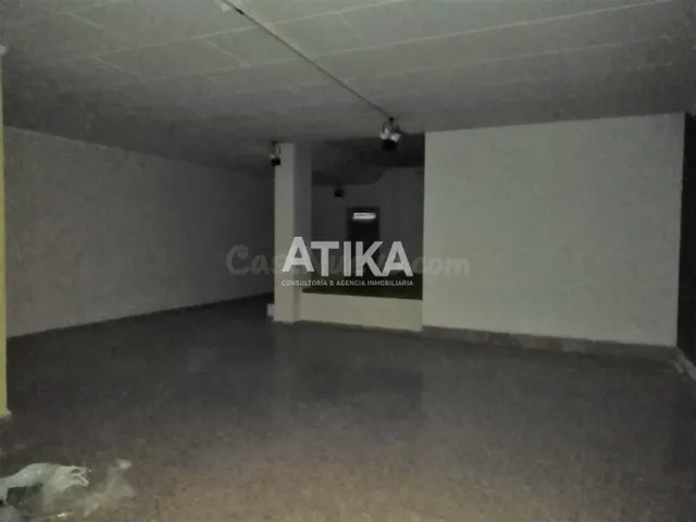 LOCAL COMERCIAL A LA VENTA EN AMPOLIA AVENIDA - foto 5