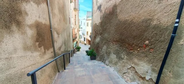 Casa de pueblo con múltiples posibilidades en el centro de M - foto 3
