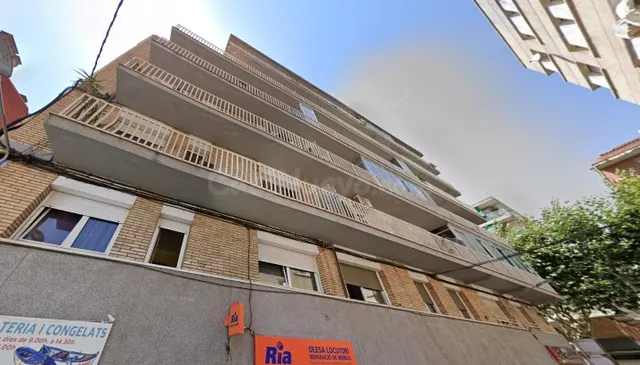 Se vende ÁTICO OKUPADO en Olesa de Montserrat (Barcelona). - foto 3