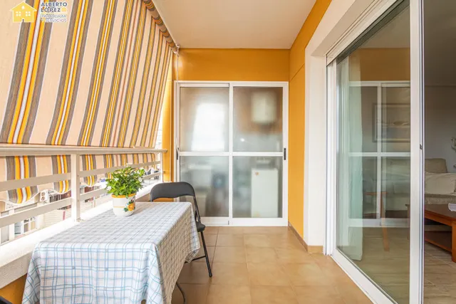 Piso soleado esquina con terraza y piscina comunitaria en El Altet — 10
