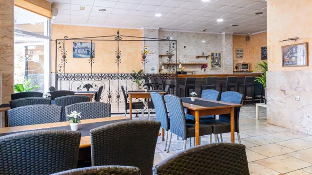 Local comercial listo para restaurante en pleno centro de Torrevieja — 14