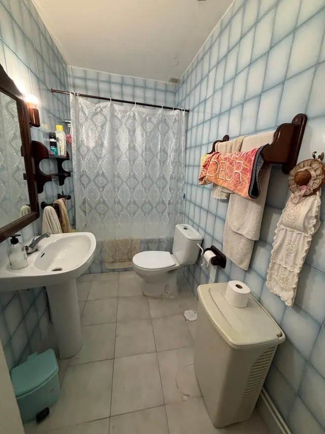Encantador Dúplex en La Rosaleda (Torrevieja) con Solárium, Jardín Delantero y Trasero — 12