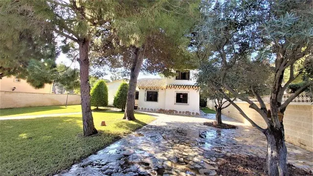 Chalet independiente  en punta prima solo 300m de la playa — 2