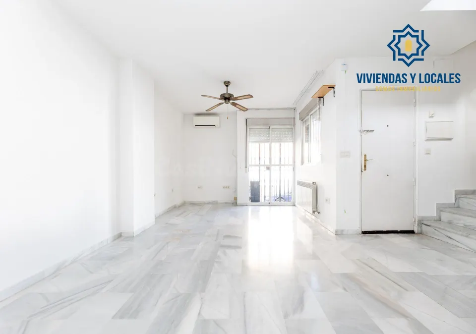 Vive en el corazón de Armilla: 4 dormitorios, patio, terraza y garaje
