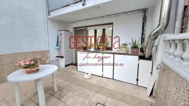 CASA ADOSADA, DISPUESTA PARA ENTRAR A VIVIR. HAZAS DE CESTO. — 25