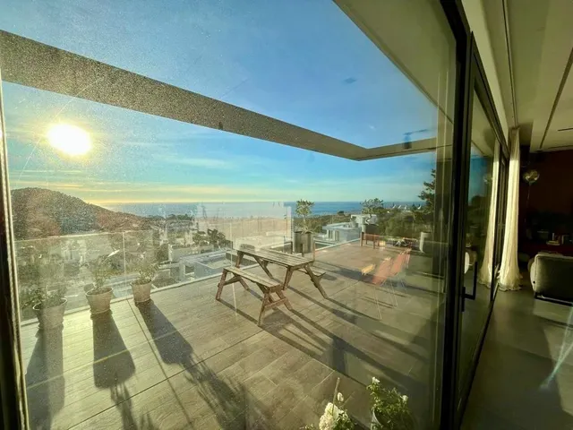 Vendemos una Elegante y Moderna Villa con Impresionantes Vistas al Mar — 3