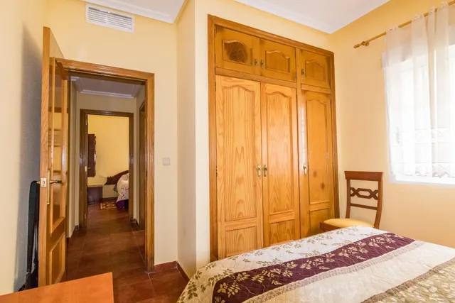 Chalet independiente a la venta en Playa Flamenca — 34