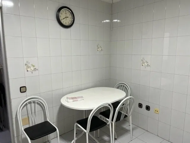 Venta de piso céntrico, 3 dormitorios, 2 baños, zona santa eulalia y universidad — 9
