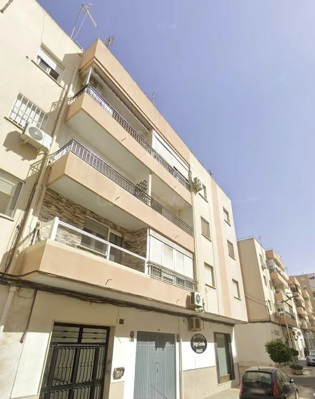 PISO EN ALMERIA