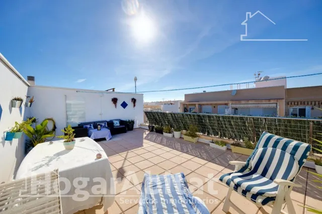 PRECIOSO ÁTICO CON DOS TERRAZAS, GARAJE Y PISCINA JUNTO AL MAR — 10