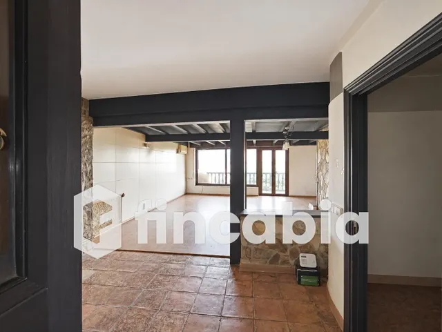 Casa para reformar con patio, balcones y local en Breda — 39