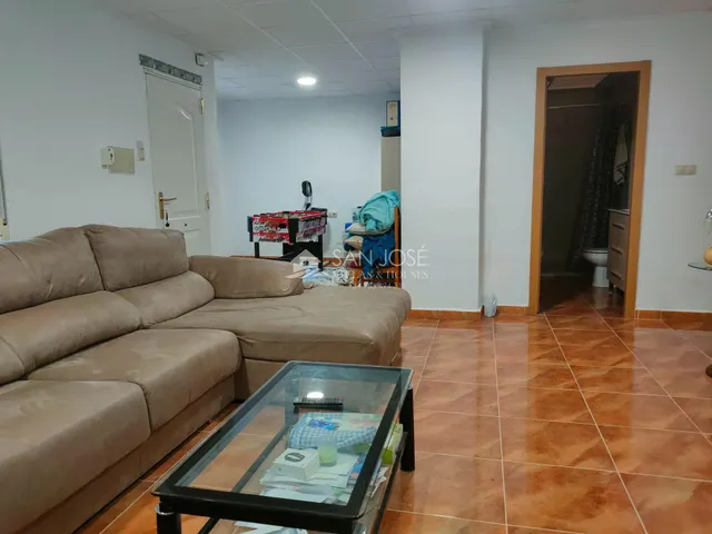 SE VENDE ESPLENDIDA CASA PARA ENTRAR A VIVIR  EN LA ROMANA — 6