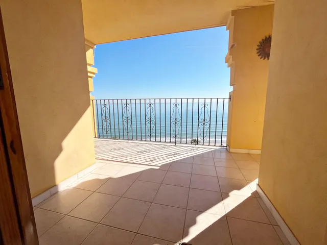 PRECIOSO ATICO EN PRIMERA LINEA DE PLAYA EN PORT SAPLAYA — 11
