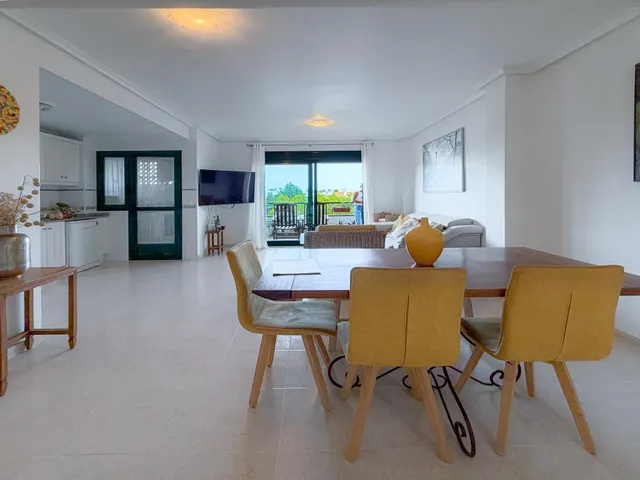 Orihuela Costa! Espectacular apartamento con amplios espacios + gran terraza con vistas despejadas y laterales al mar + Parking comunitario + Piscina comunitaria con zonas ajardinadas — 20