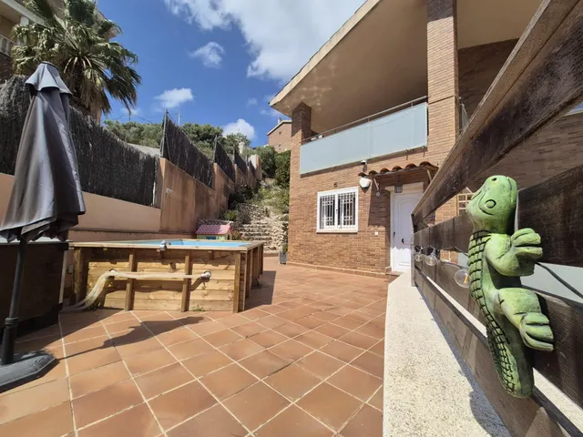 Casa con vistas panorámicas, placas solares y gran terraza en Mas Trader, Cubelles — 48