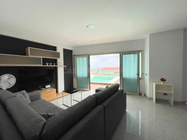Villa con piscina privada en exclusiva zona residencial de A - foto 2