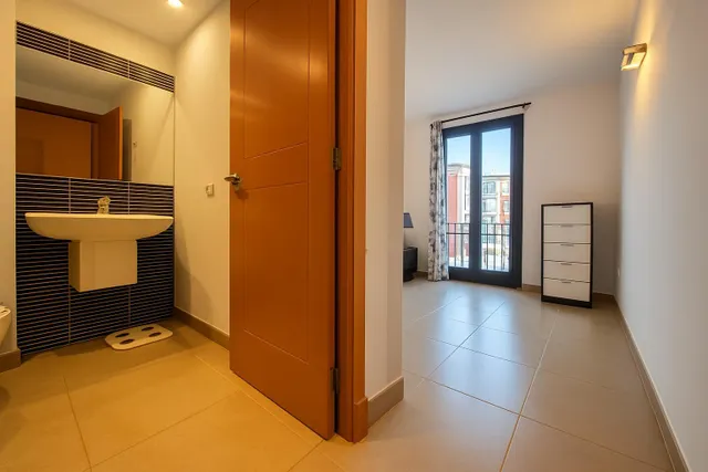 PRIMER PISO CON TERRAZA Y PARKING - ZONA AVENIDAS — 10