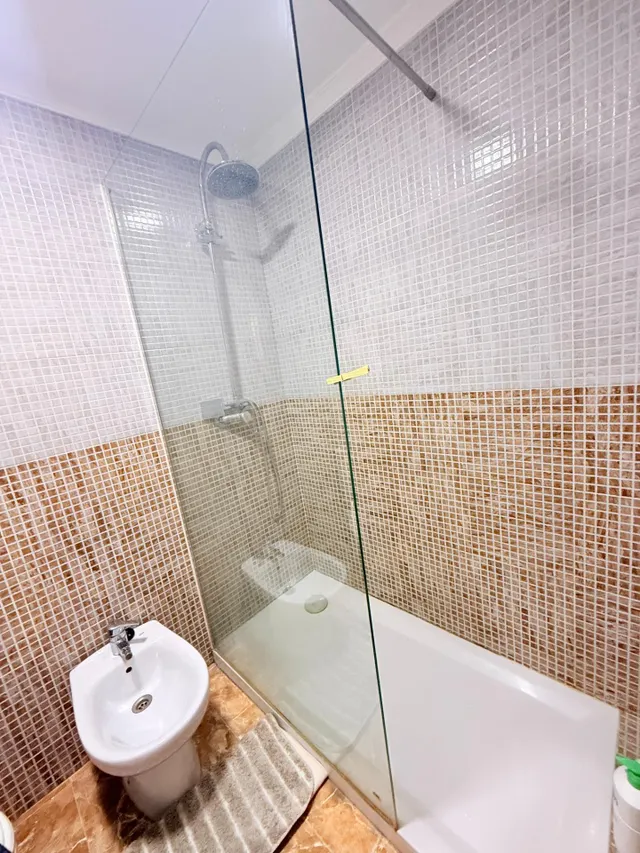 EXCELENTE PISO CERCA DE LA PLAYA, TOTALMENTE REFORMADO, EN 1º PLANTA,  EN UNA CASA TIPICA DEL BARRIO DEL CABAÑAL. — 16