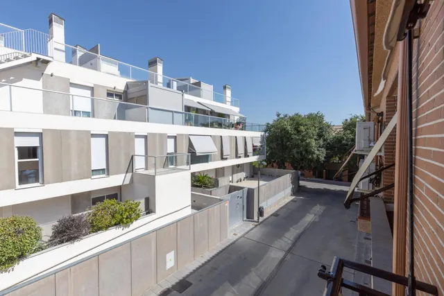 ¡exclusiva vivienda unifamiliar con patio privado en Armilla! — 30