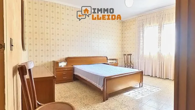 OPORTUNIDAD Casa con mucho terreno y varios garajes — 25