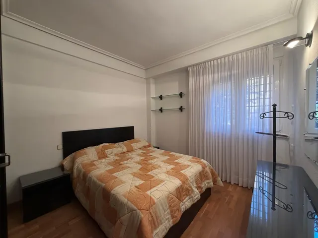 URBAMAR ALQUILA: Luminosa vivienda totalmente amueblada junto al Metro Antonio Machado — 6