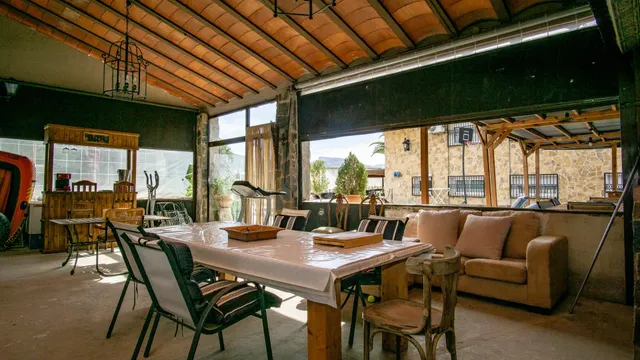 Chalet en sax buena zona para vivir todo el año. — 32