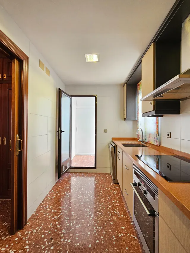 Piso de 3 dormitorios con terraza y garaje en San Vicente del Raspeig — 46
