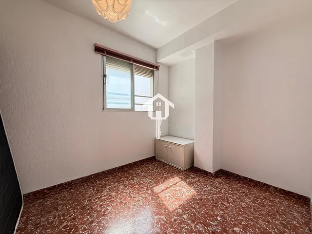 Piso en venta en Alicante. 85m2, 3 habitaciones, 1 baño con bañera, tercera planta con ascensor. zona de campoamor — 19