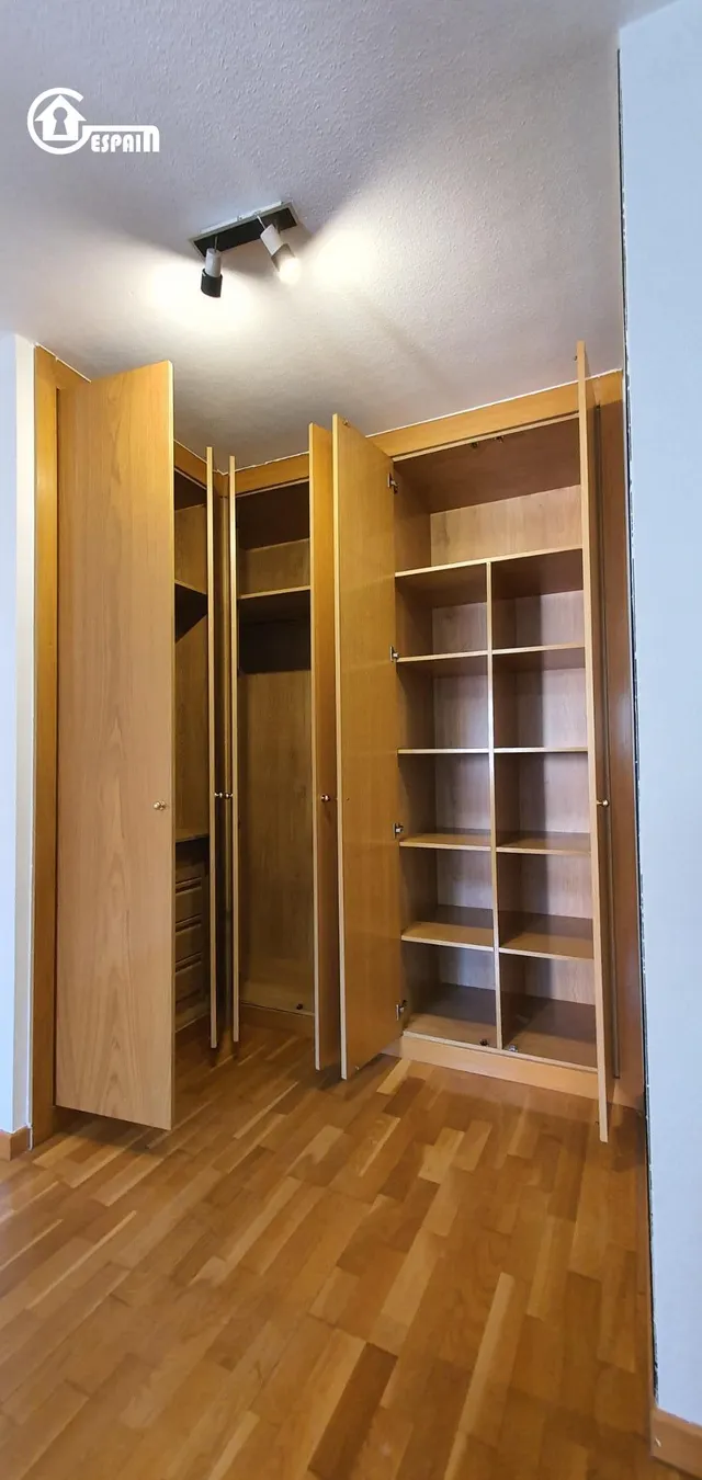 Gespain actividades inmobiliarias ofrece vivienda en venta en zona av. de los poblados — 37