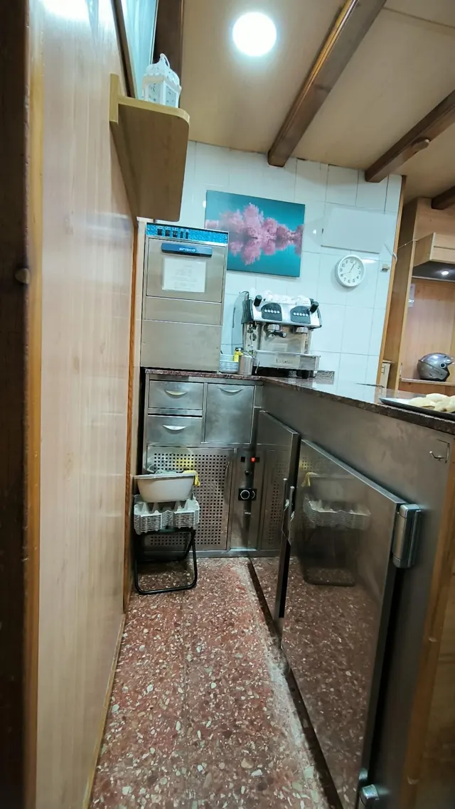 TRASPASO CON VENTA LOCAL — 8