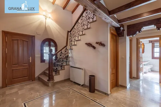 INCREÍBLE CHALET INDEPENDIENTE EN ZONA PRIVILEGIADA — 13