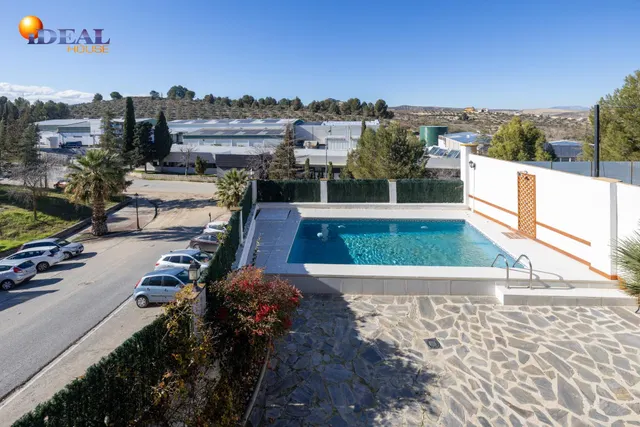 MAGNÍFICO CHALET EN URB. SUEÑOS DE CADIMA, ALHENDIN — 3