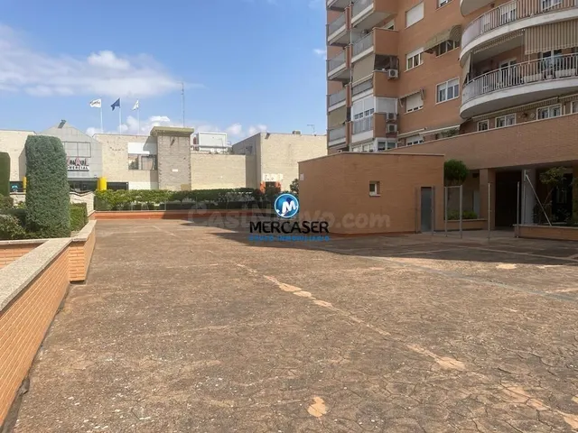 Se alquila estupendo Local comercial en Calle Santander, Alc - foto 5