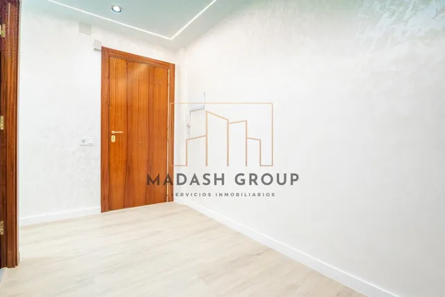 Exclusiva vivienda de 4 dormitorios, totalmente reformada, a 550m del puerto y la playa de Cambrils. — 10