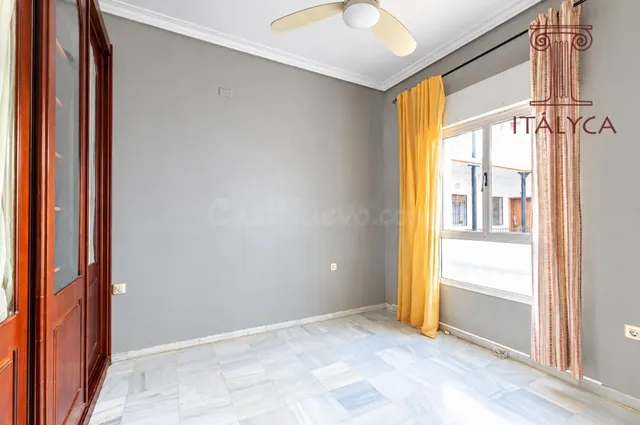 Piso de dos dormitorios, con ascensor, trastero y garaje, en - foto 4