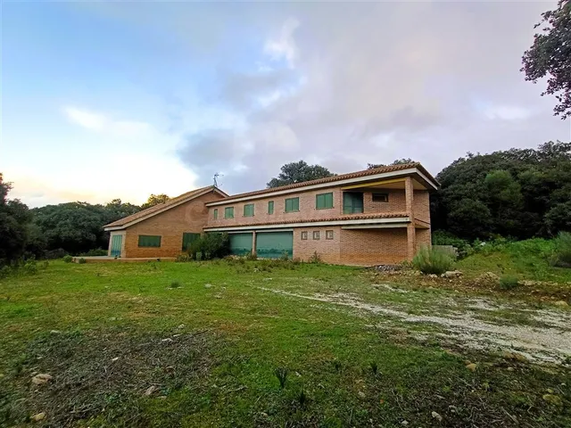 Casa-Chalet en Venta en Benalauria Málaga — 28