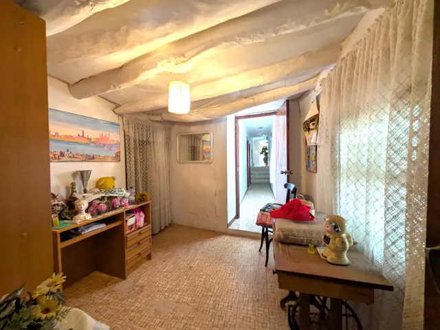 Vivienda en la localidad  Moros, pleno centro de la localidad. — 20