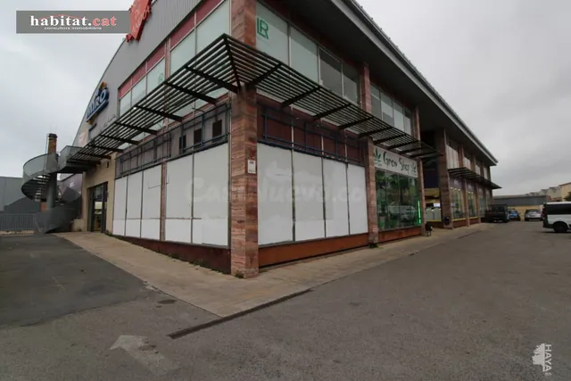 ¡¡LOCAL COMERCIAL EN LA BOVILA - VILANOVA I LA GELTRÚ!! - foto 2