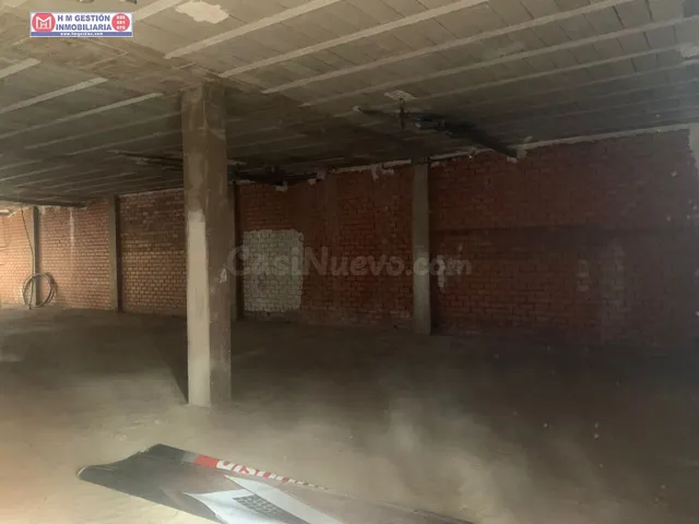 LOCAL COMERCIAL EN BRUTO, EN PLENO CENTRO - foto 3