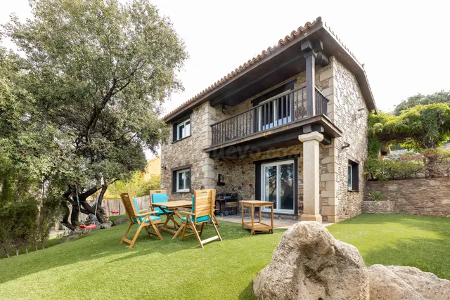 UNA CASA UNICA CON ENCANTO, ESPACIO Y VISTAS EN EL CORAZON D