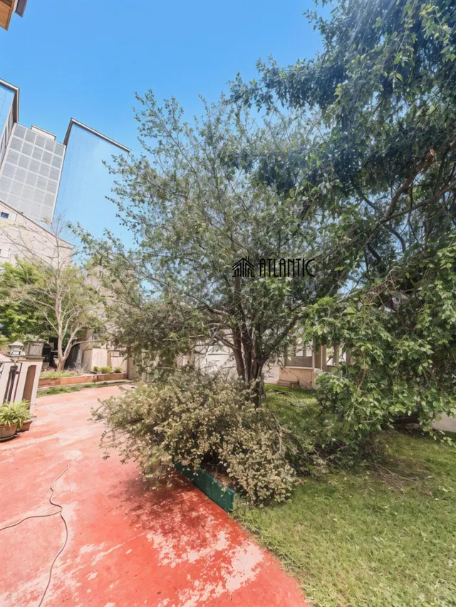 Casa 10 habitaciones 283m² en venta - Centro Urbano — 13