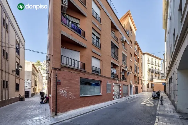 PISO JUNTO A GRAN VÍA — 22