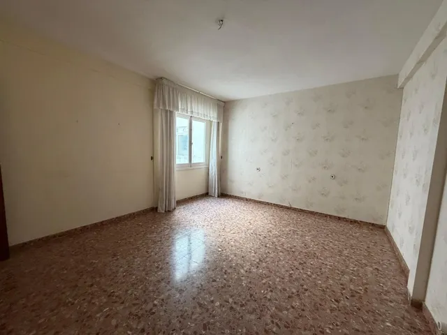 Amplia vivienda de 4 dormitorios en el centro de San Juan de Alicante — 8