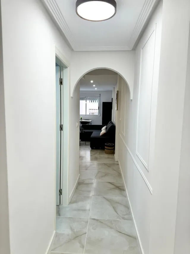 Apartamento de 2 dormitorios  Reformado con licencia turística, piscina  en el Centro de Torrevieja — 15