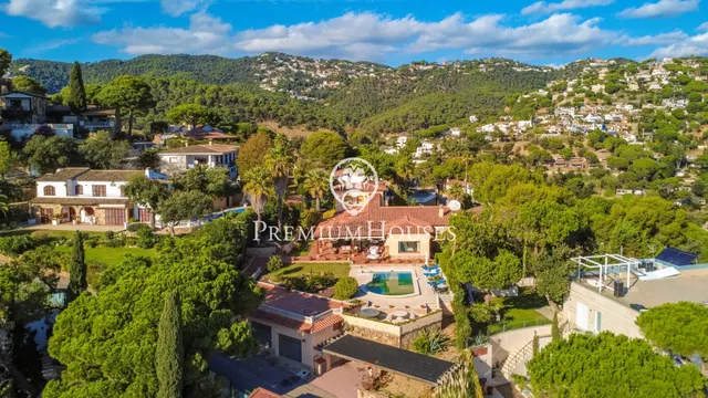 Exclusiva casa en venta en Cala Canyellas en Lloret de Mar — 44