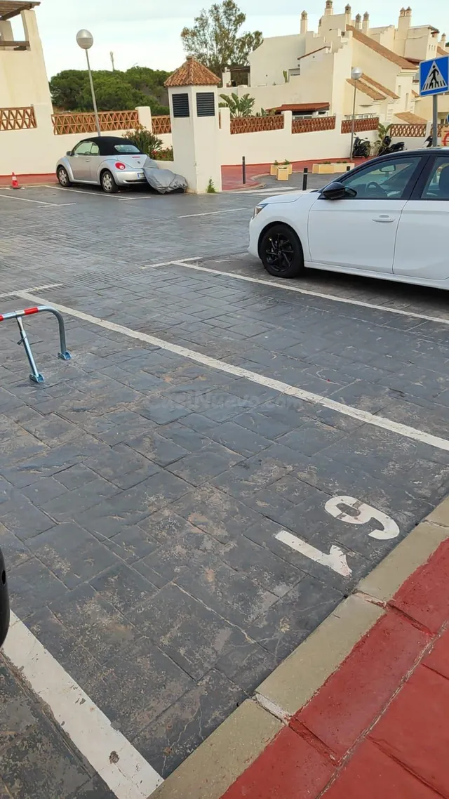 Alquiler de plaza de aparcamiento en Benalmádena, Málaga, Co - foto 3