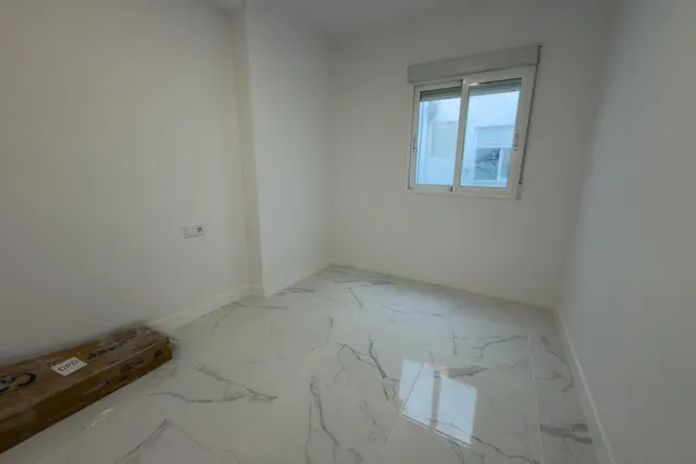 Piso completamente reformado – 3 habitaciones, y vistas parciales al mar — 11